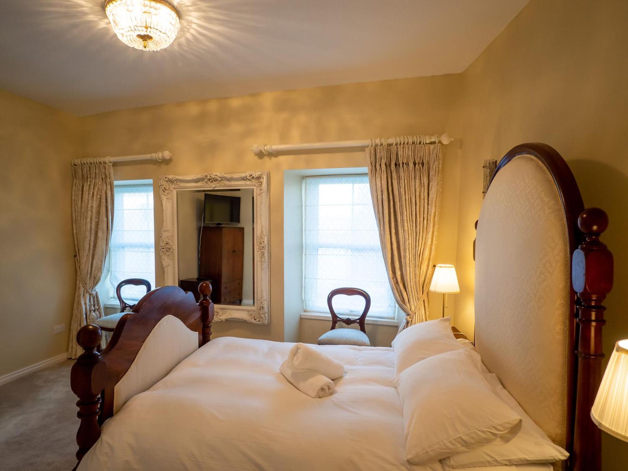 360 - * Clifden