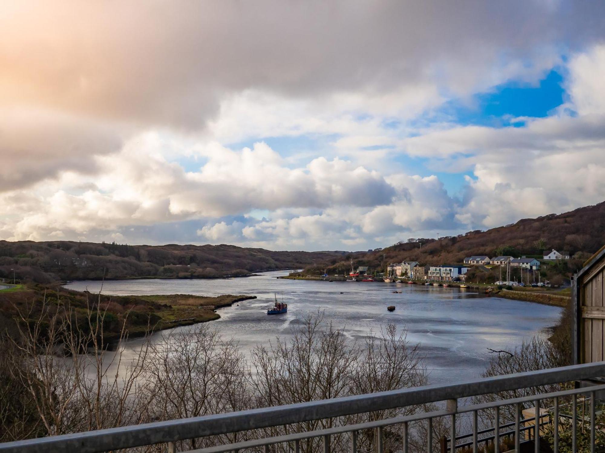 360 - * Clifden